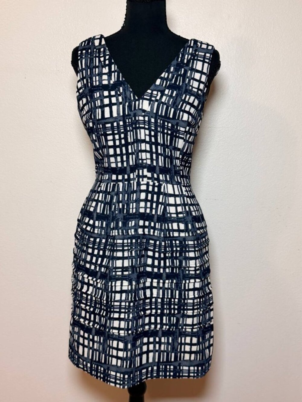 White House Black Market Gray Glen Plaid Colorblock Sheath Dress V Neck Exposed
